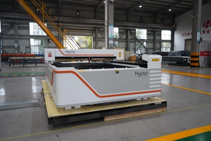 300W CO2 Laser Cutting Engraving Machine